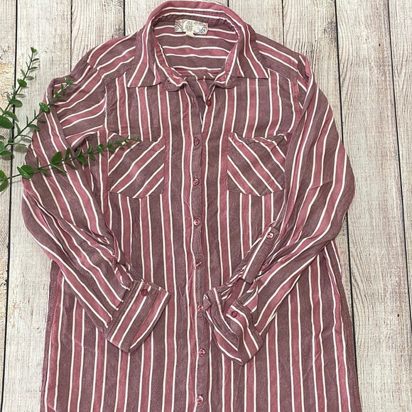 🌸 Clearance! 🌸 Pink Rose Striped Long Button Down Flannel Size M - Picture 1 of 7